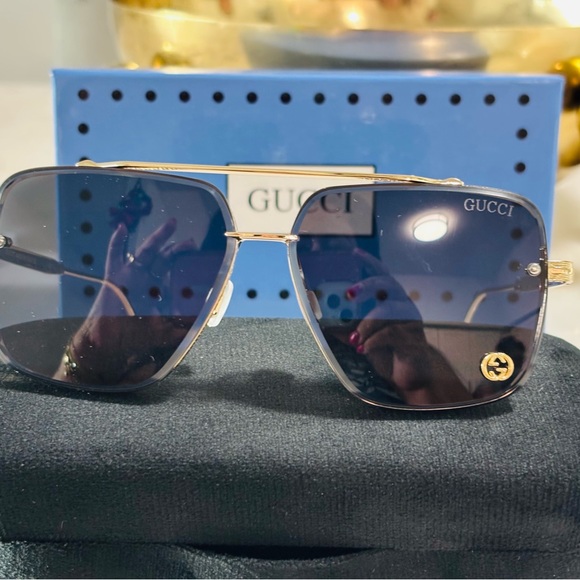 Gucci Gold and Black Square Sunglasses - Picture 2 of 7